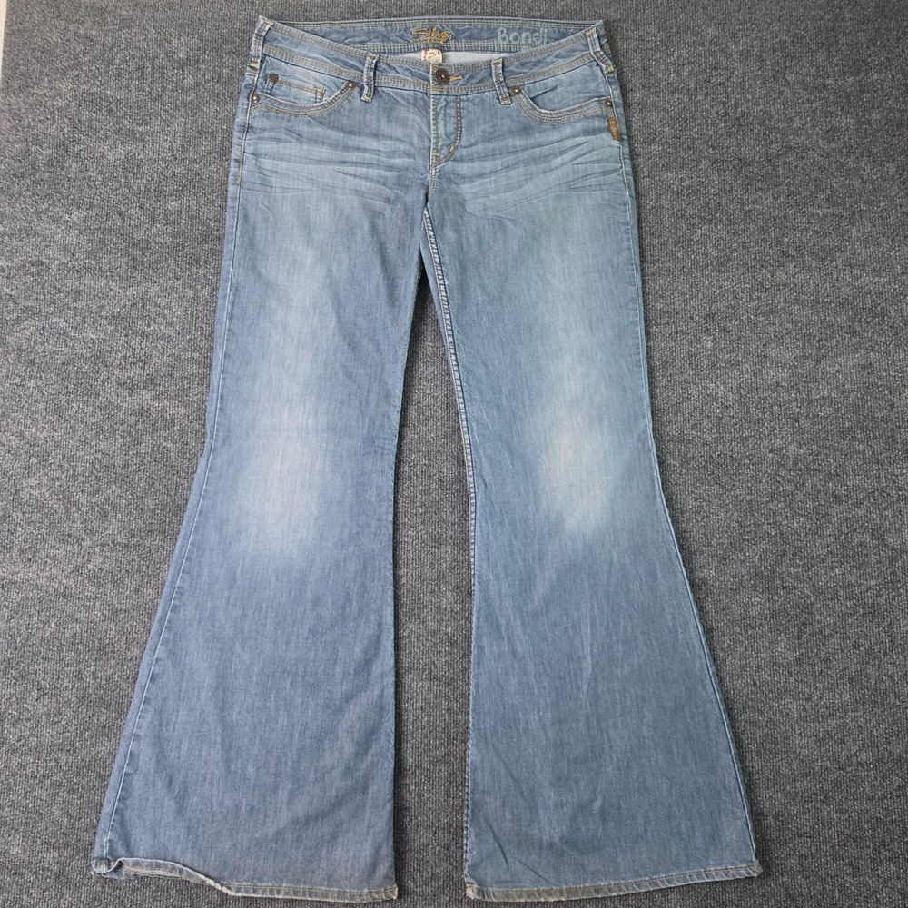 Silver Bondi Flare Jeans Women's 33 x33 Low Rise Blue Distressed Med Wash Denim